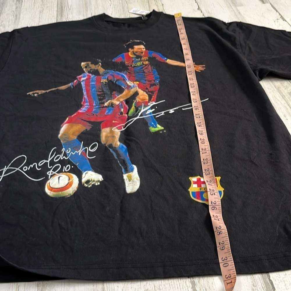 Glo Collection Messi and Ronaldinho Duo Tee Size L NWT - Picture 11 of 12